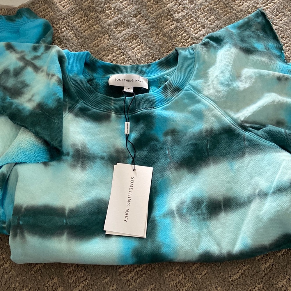 Something Navy garment dyed ruffle l/a sweatshirt size M